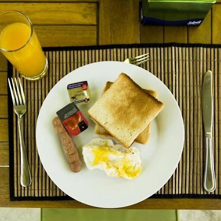 Off Day Inn Male Bagian luar foto