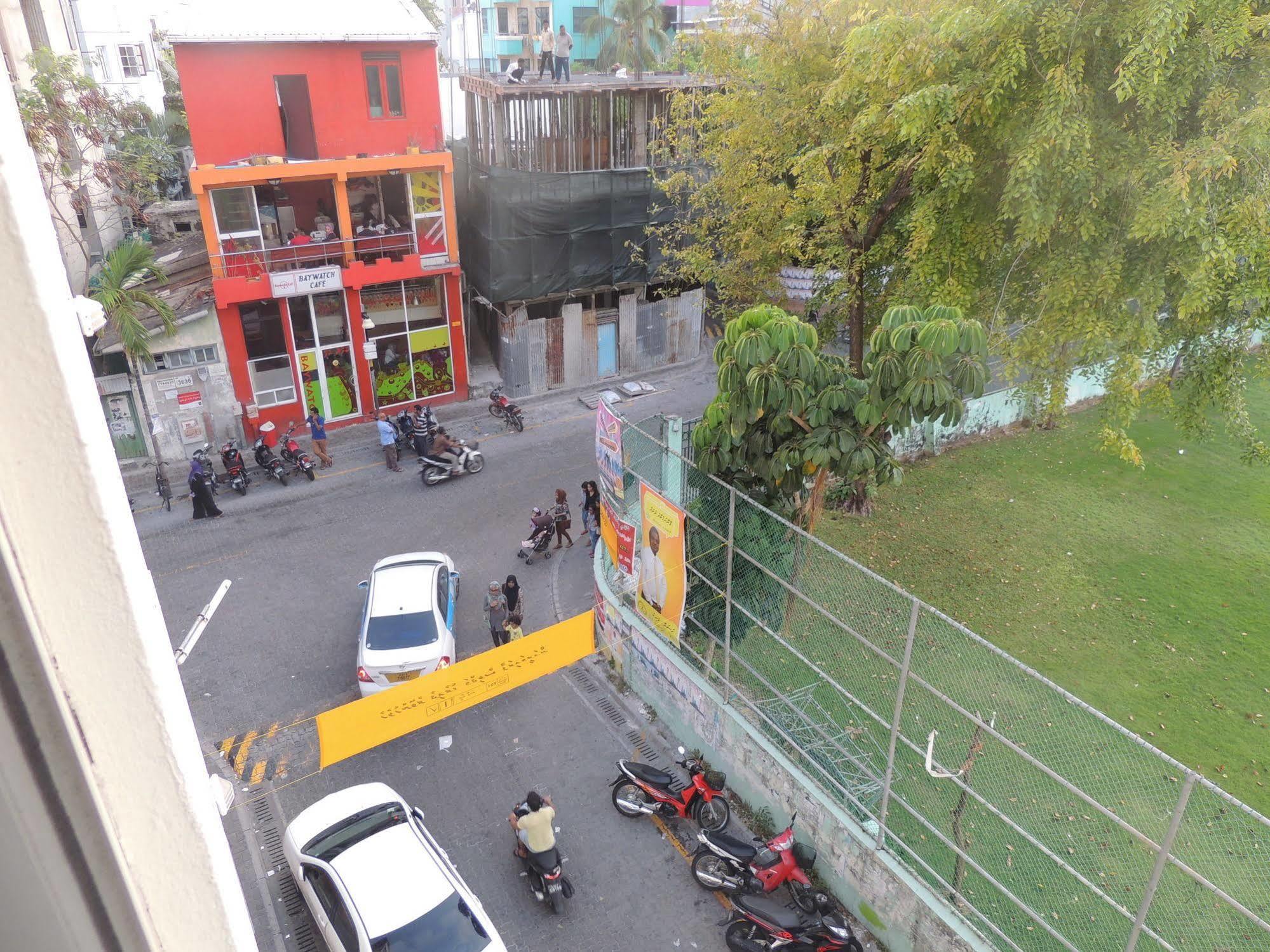 Off Day Inn Male Bagian luar foto