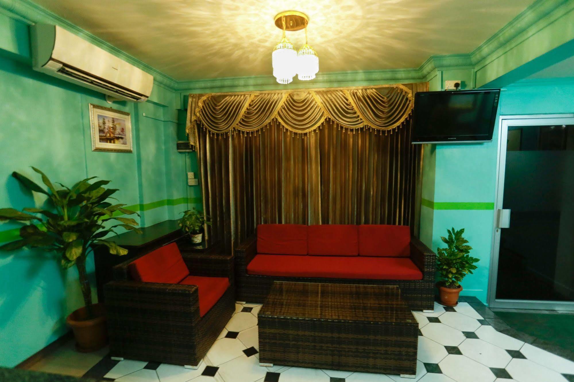 Off Day Inn Male Bagian luar foto