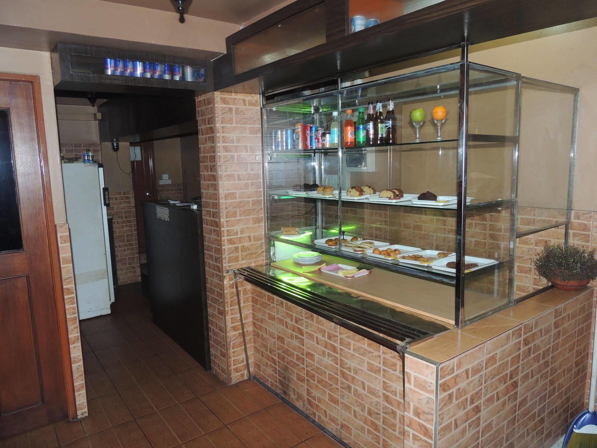 Off Day Inn Male Bagian luar foto