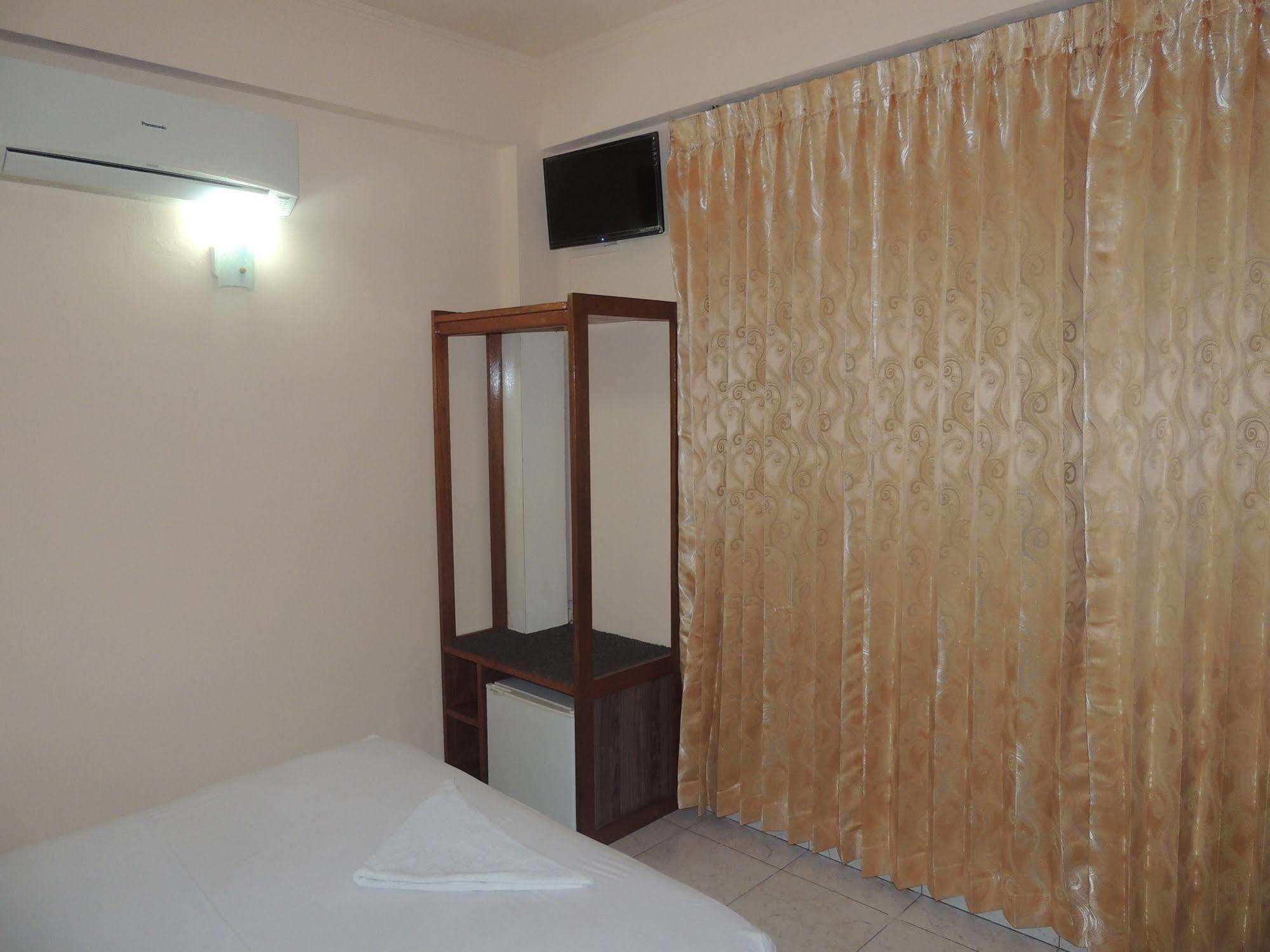 Off Day Inn Male Bagian luar foto