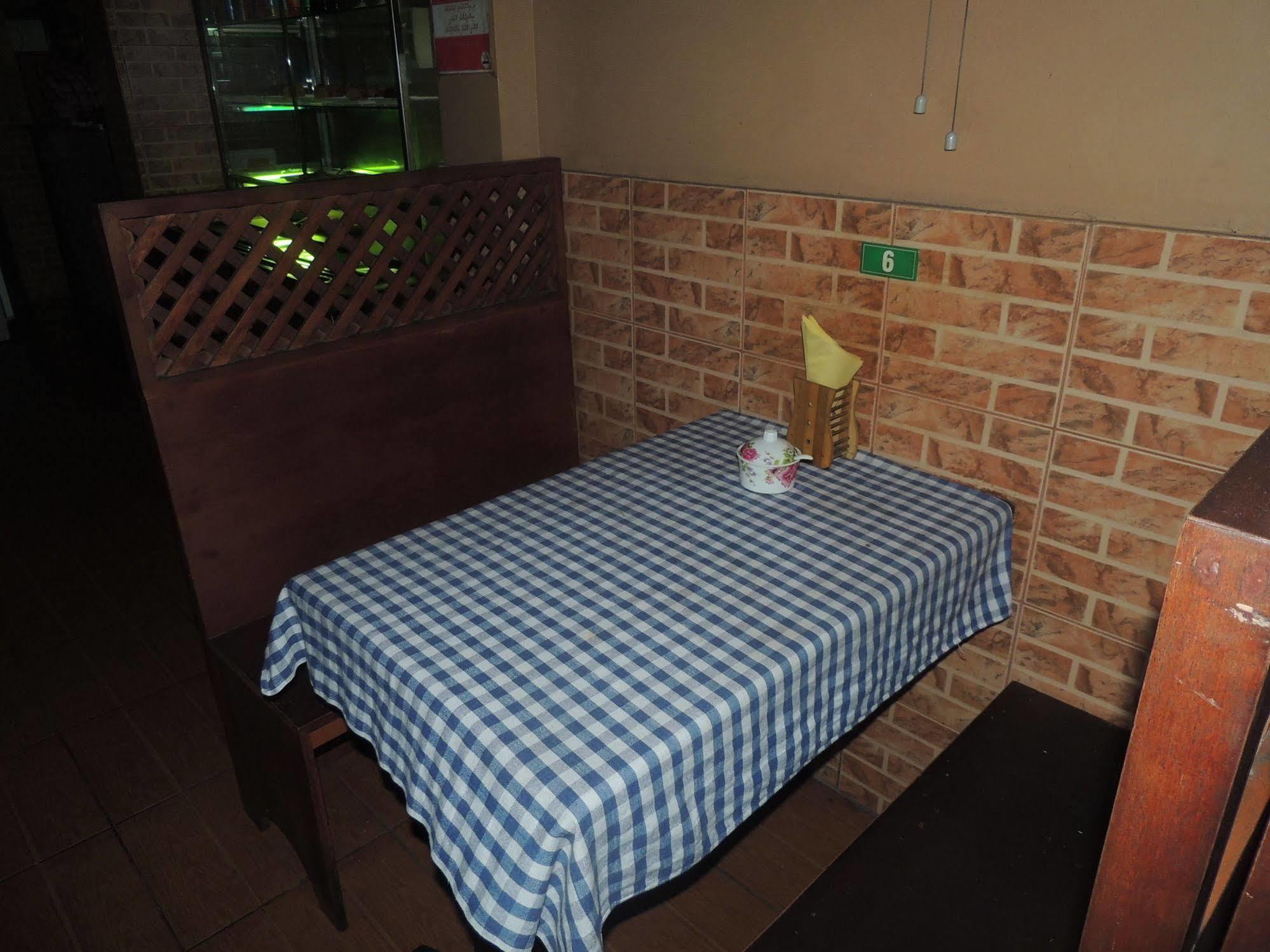 Off Day Inn Male Bagian luar foto