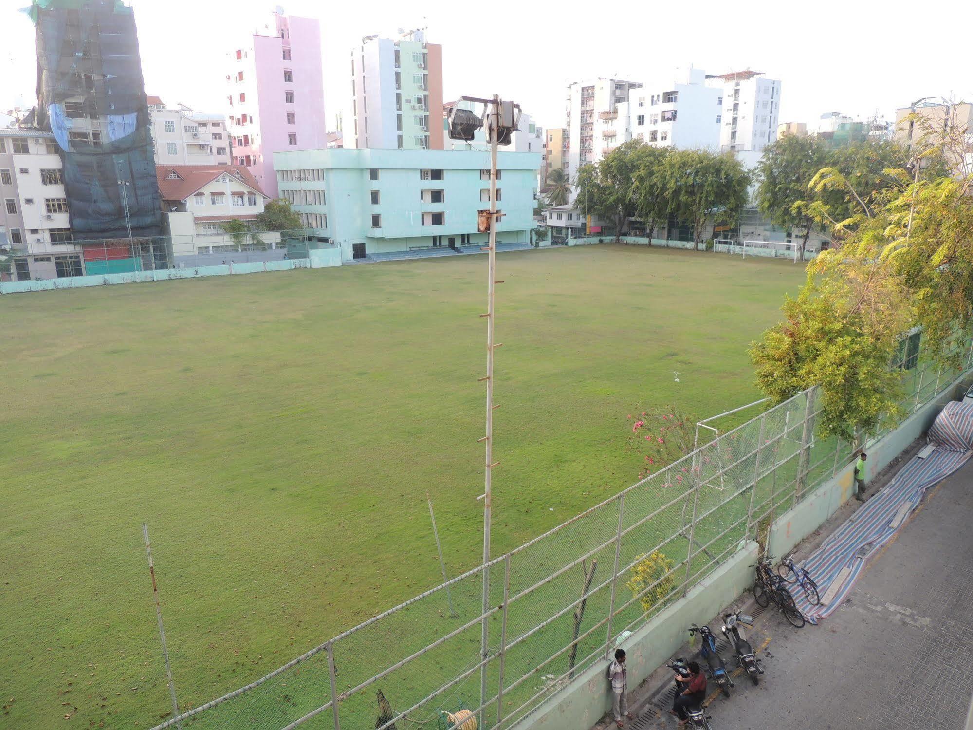 Off Day Inn Male Bagian luar foto